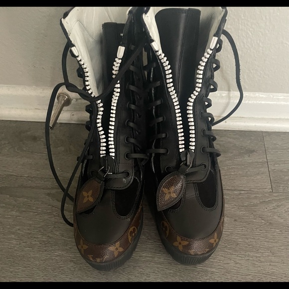 Like new worn once, these are my favorite! - Picture 6 of 11